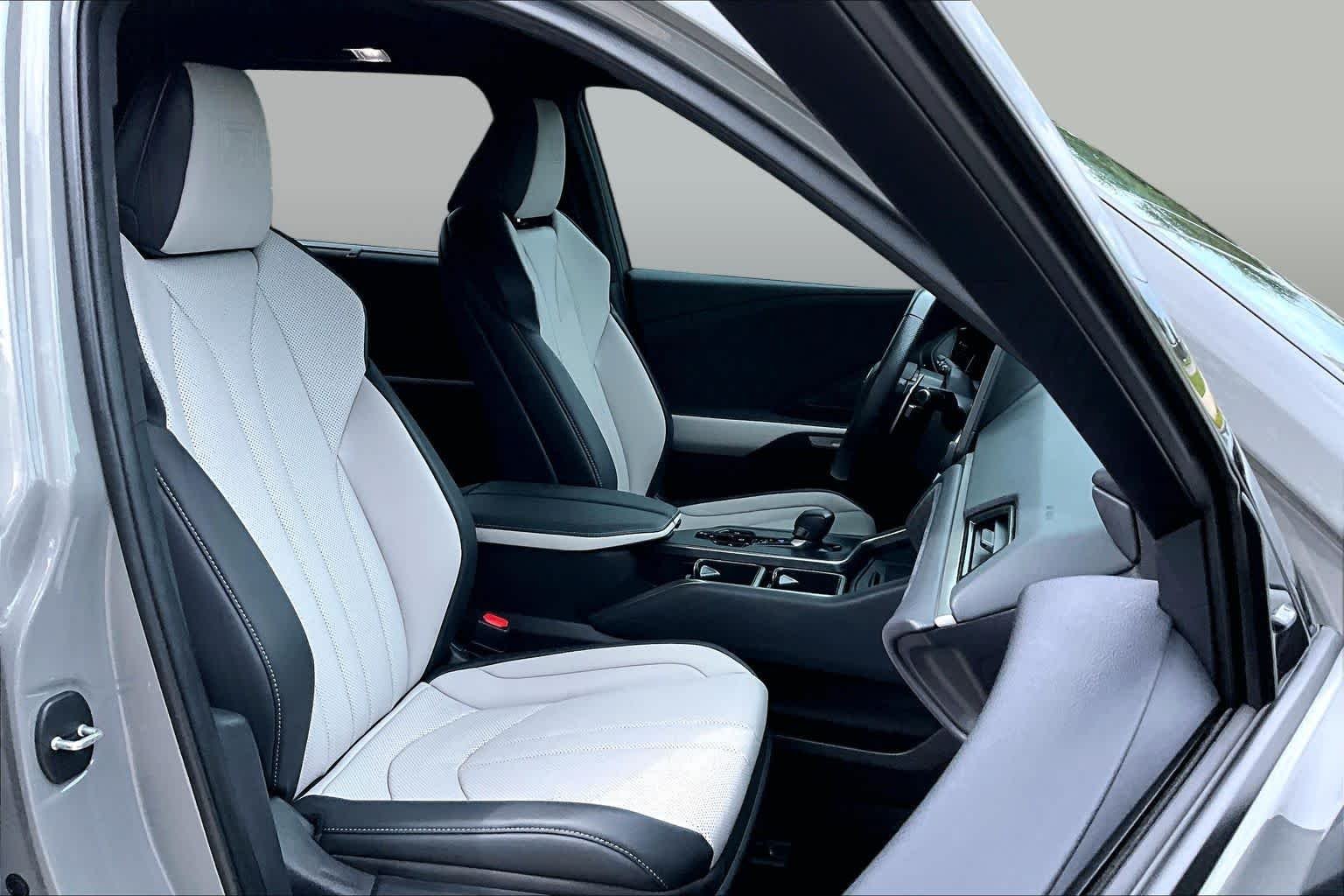 Used 2025 Incognito Lexus F SPORT Premium image 9