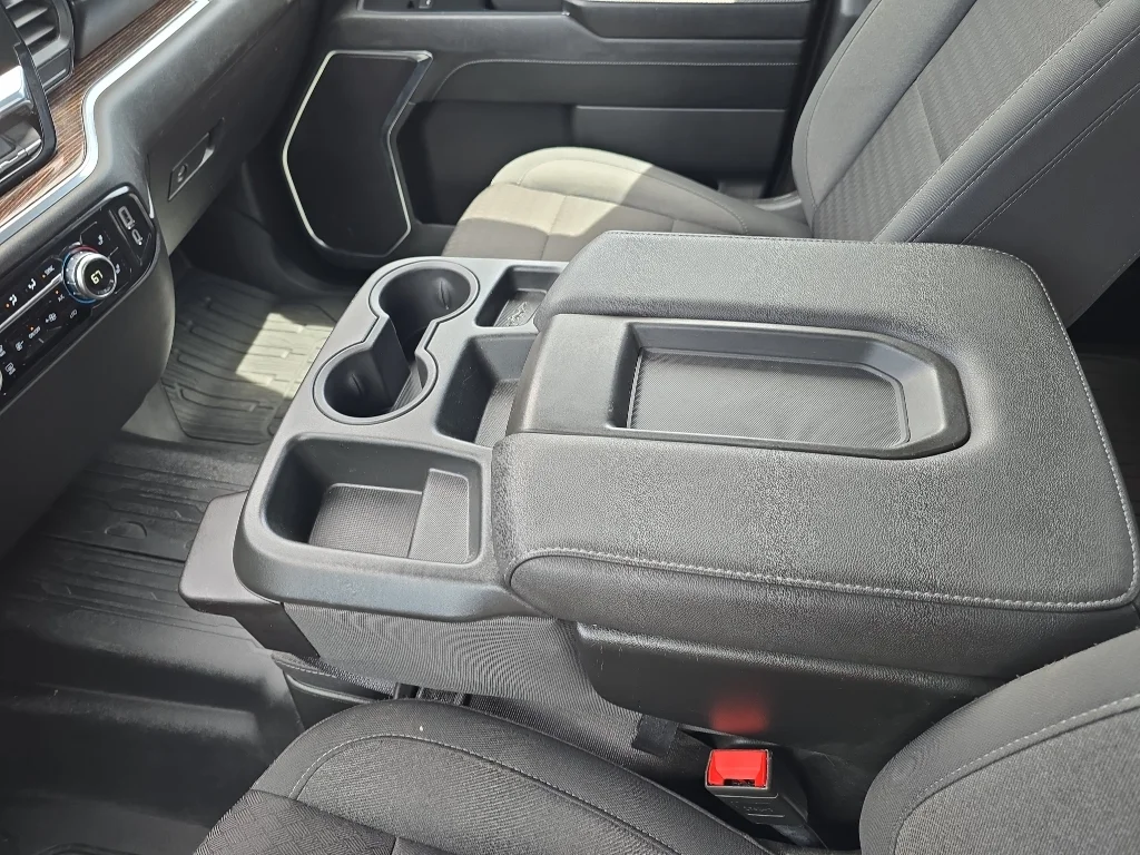 Used 2024 Dynamic Blue Metallic GMC Elevation image 17