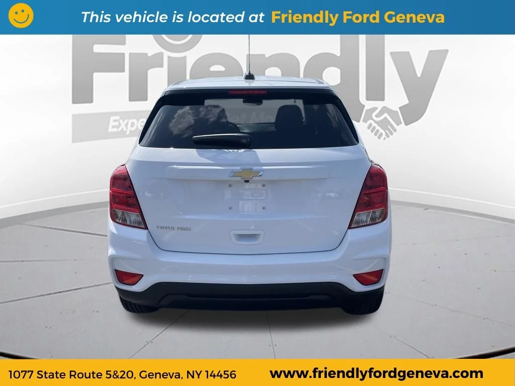 Used 2022 White Chevrolet LS image 6