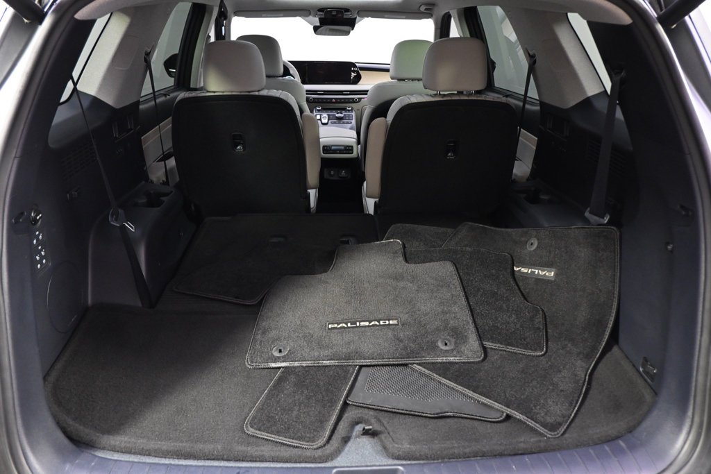 Certified Used 2024 Graphite Hyundai Limited image 17