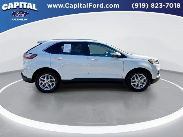 Used 2022 White Ford SEL image 9
