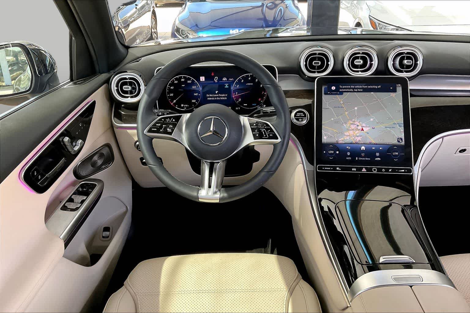 Used 2025 Obsidian Black Metallic Mercedes-Benz GLC 300 image 10