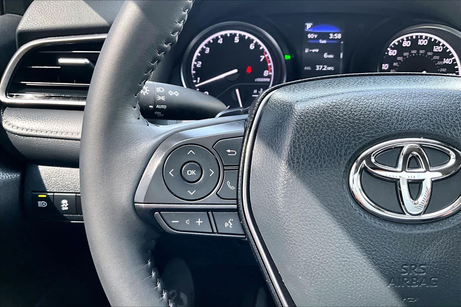Used 2024 Ice Cap Toyota SE image 21
