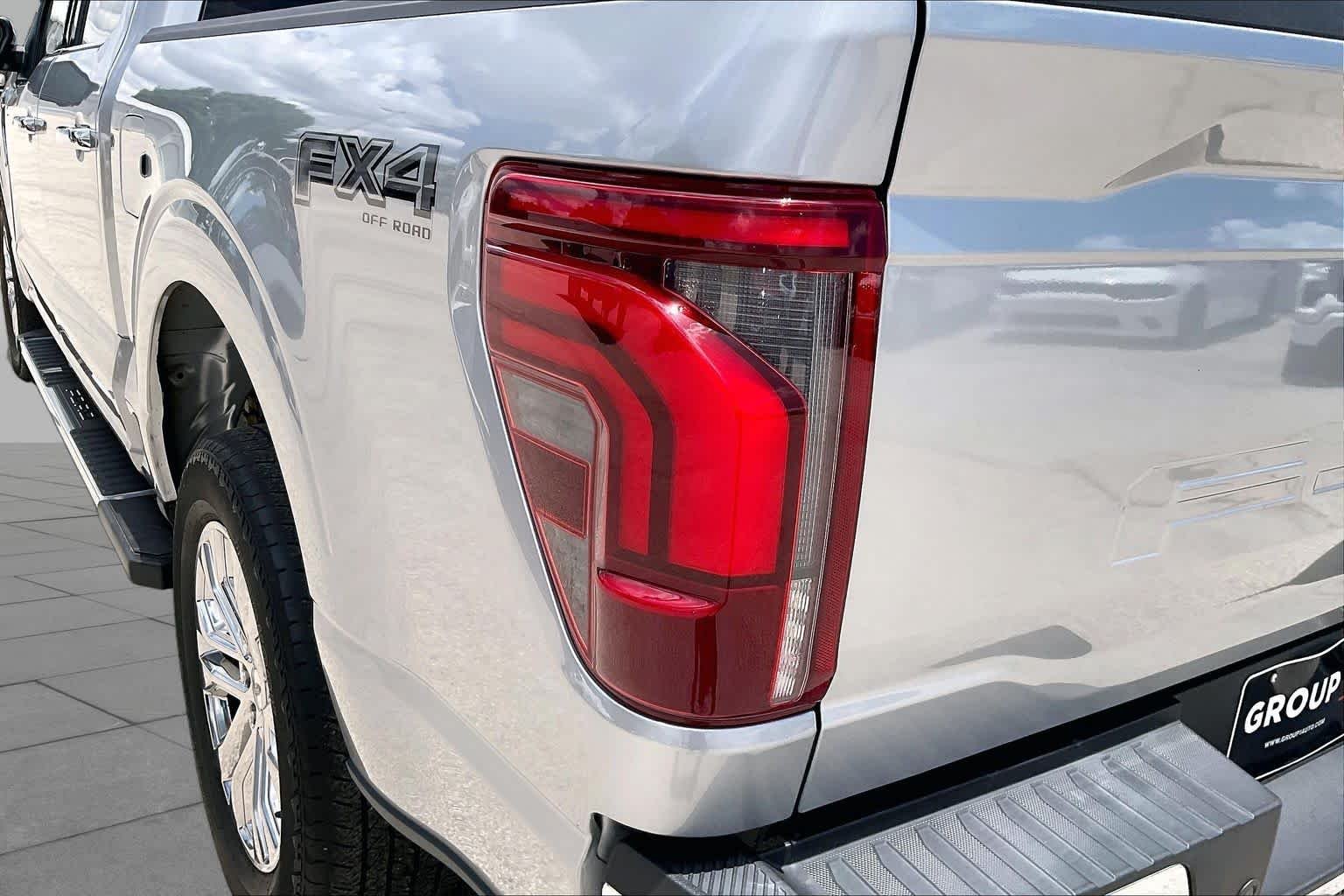Used 2024 Iconic Silver Ford LARIAT image 28