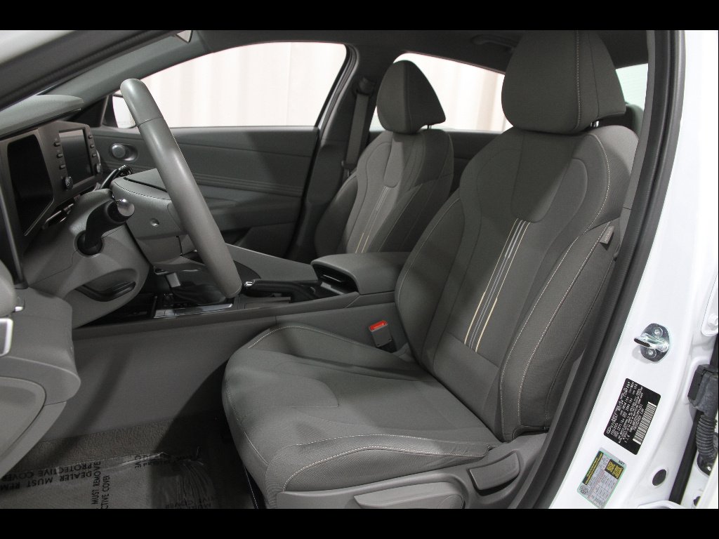 Certified Used 2025 Serenity White Pearl Hyundai SEL Sport image 5