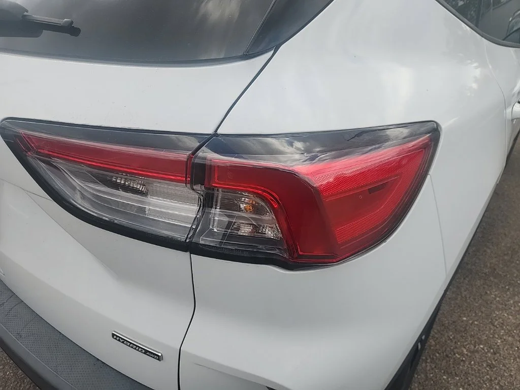 Used 2022 White Ford SE image 12