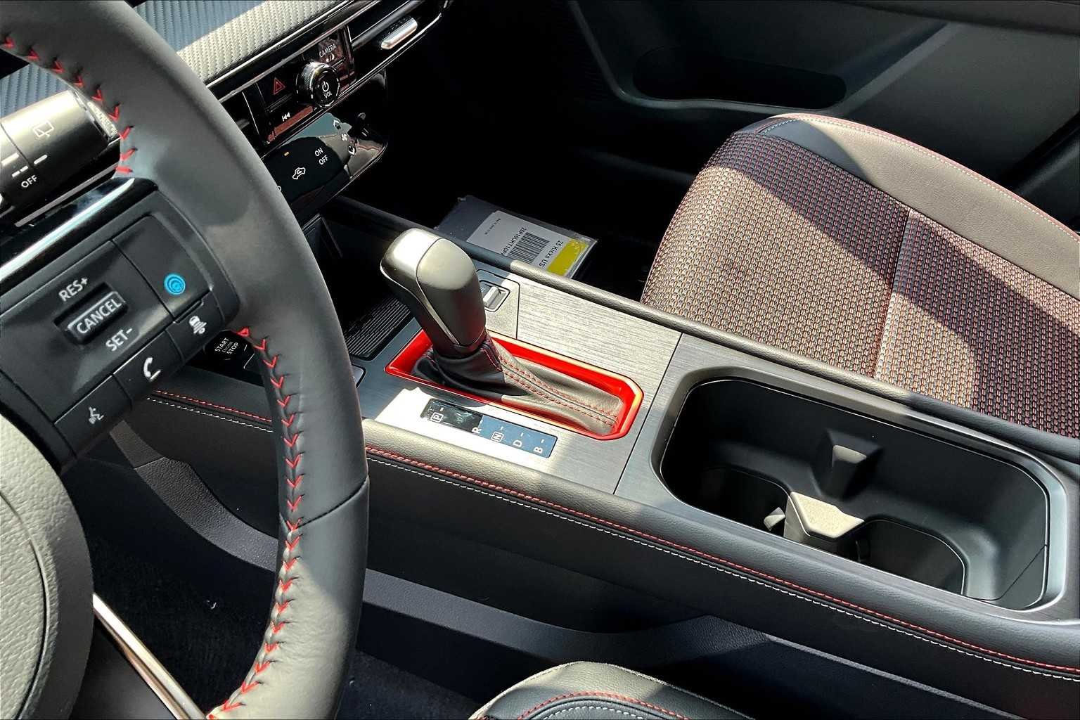 2025 Nissan Kicks SR - Photo 11