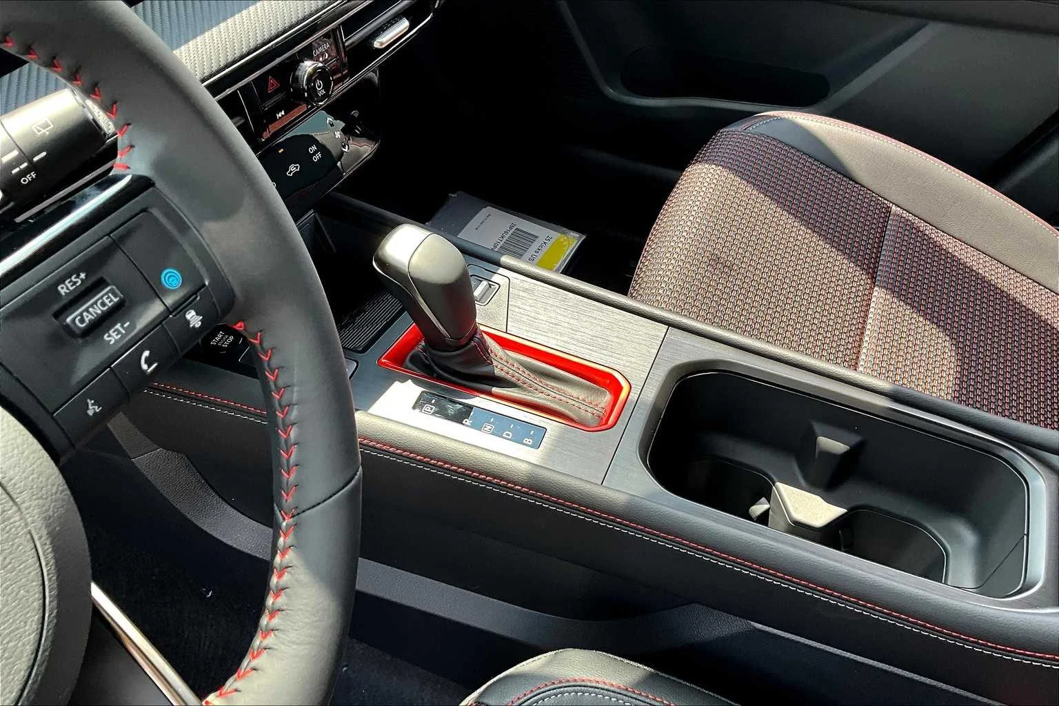 2025 Nissan Kicks SR - Photo 11