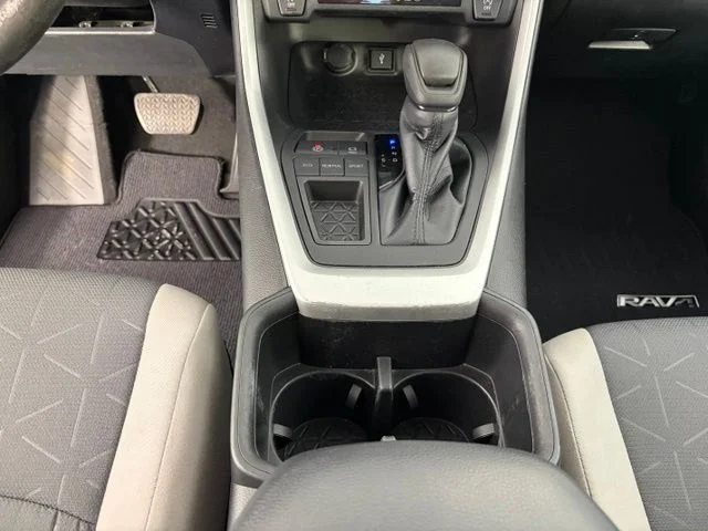 Used 2022  Toyota XLE image 27