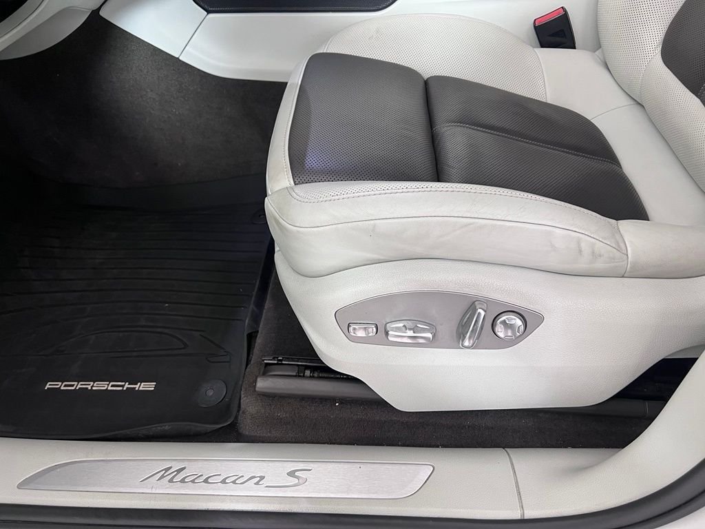 Used 2020 White Porsche S image 30