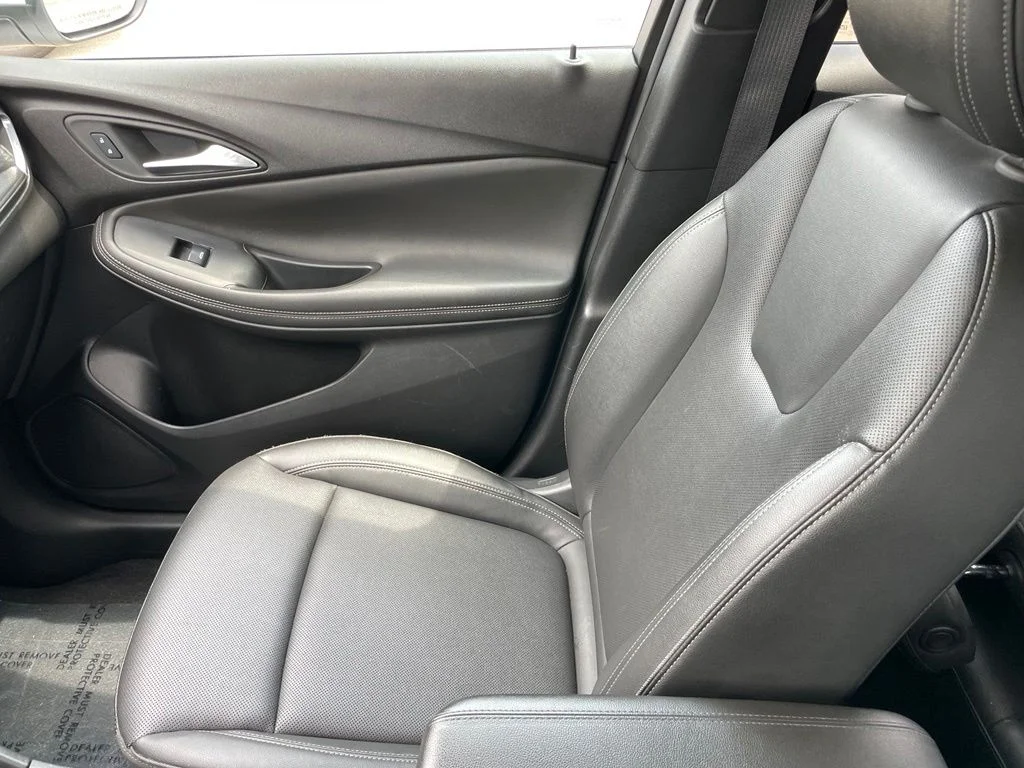 Used 2024 Summit White Buick Sport Touring image 17
