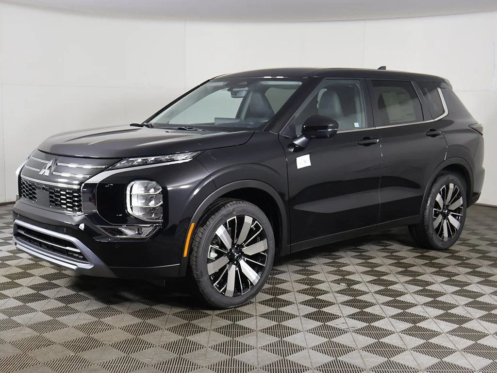 New 2026 Black Mitsubishi SE image 8