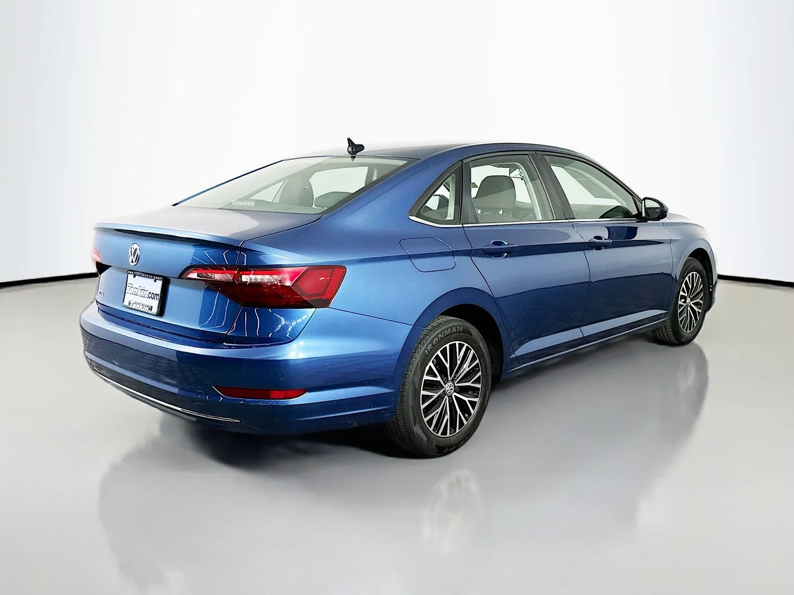Used 2021 Blue Volkswagen 1.4T SE image 8