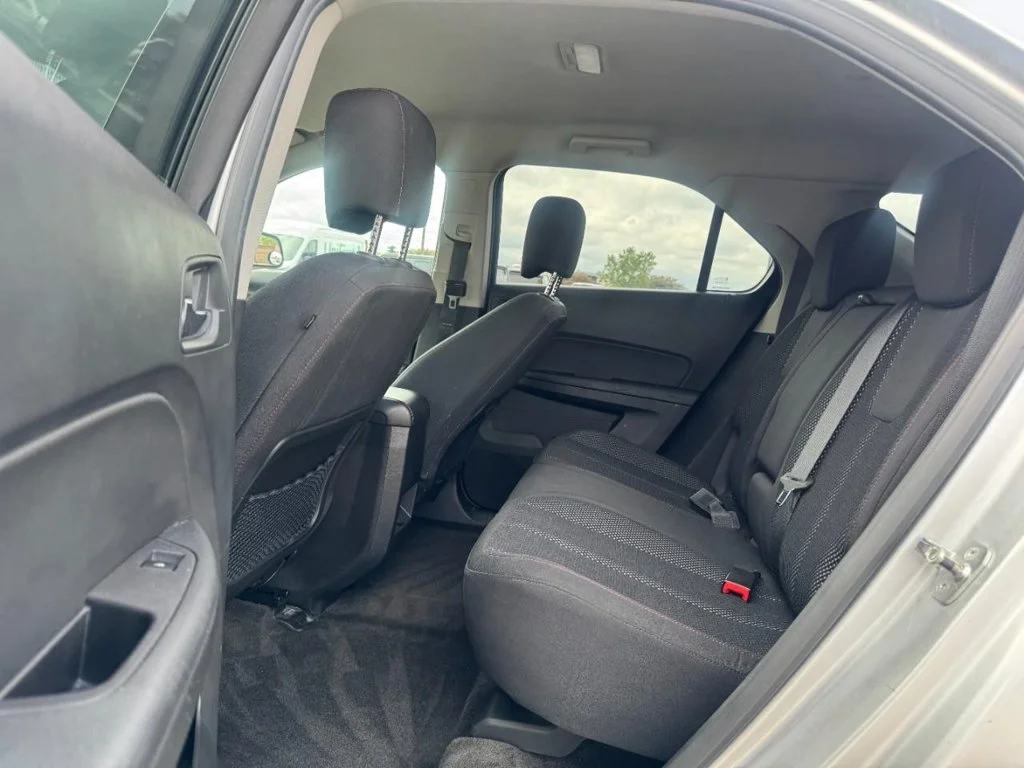 Used 2011 Silver Ice Metallic Chevrolet LT image 9
