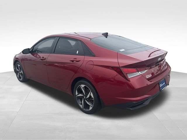 Used 2023 Red Hyundai SEL image 3