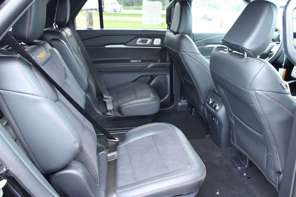 New 2026 Agate Black Metallic Ford Tremor® image 18