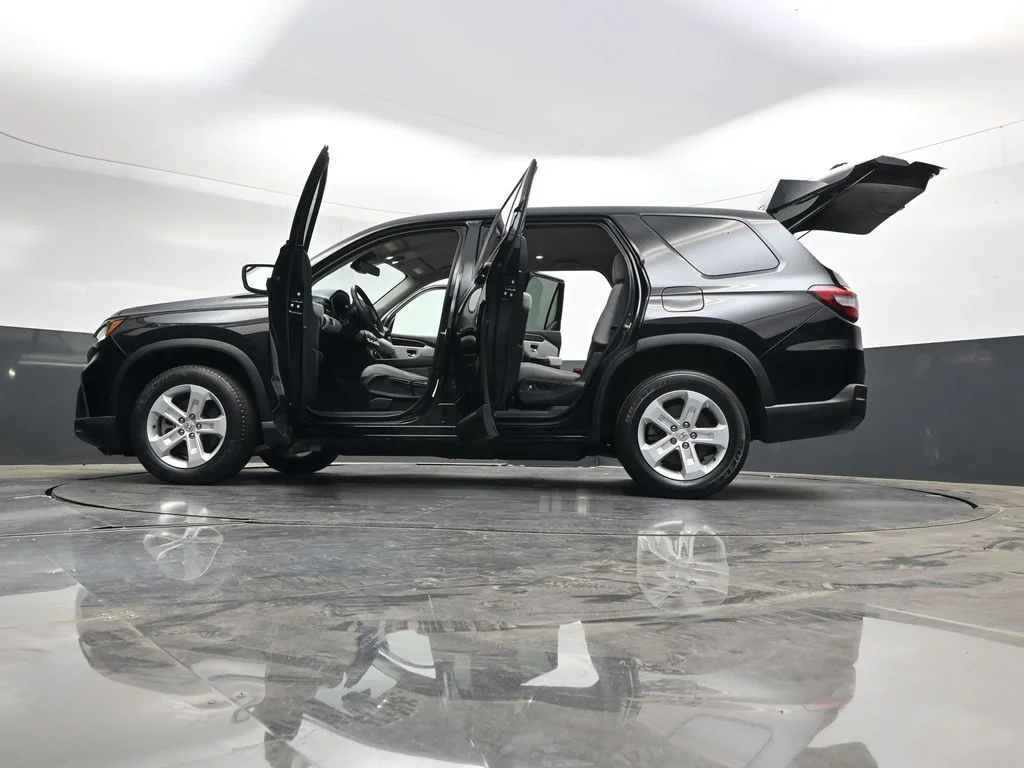 Used 2023 Crystal Black Pearl Honda LX image 44