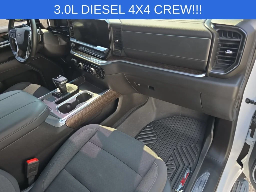 Used 2025 Summit White Chevrolet RST image 30