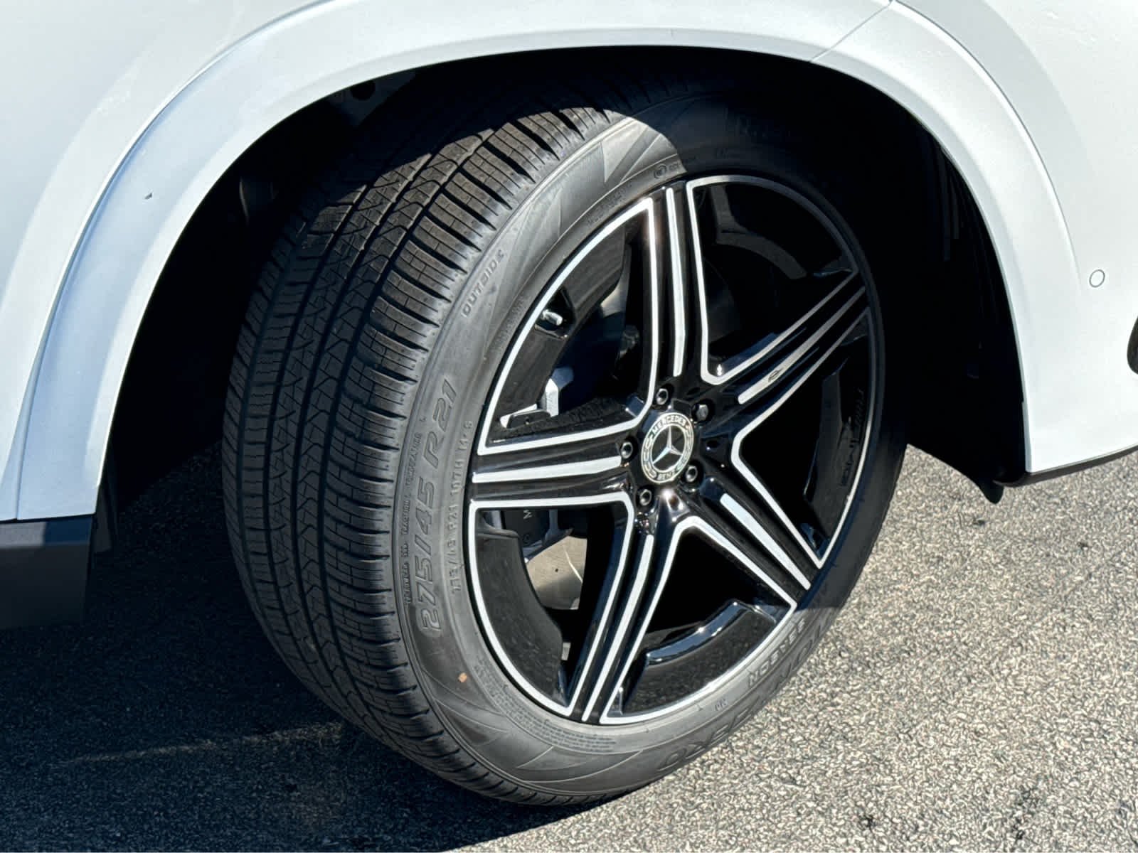 New 2027 MANUFAKTUR Moonlight White Metallic Mercedes-Benz GLE 450 image 2