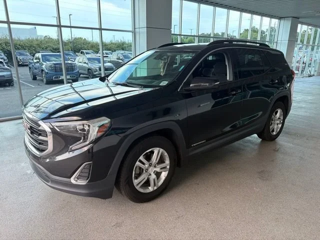 Used 2019 EBONY TWILIGHT METALLIC GMC SLE image 4