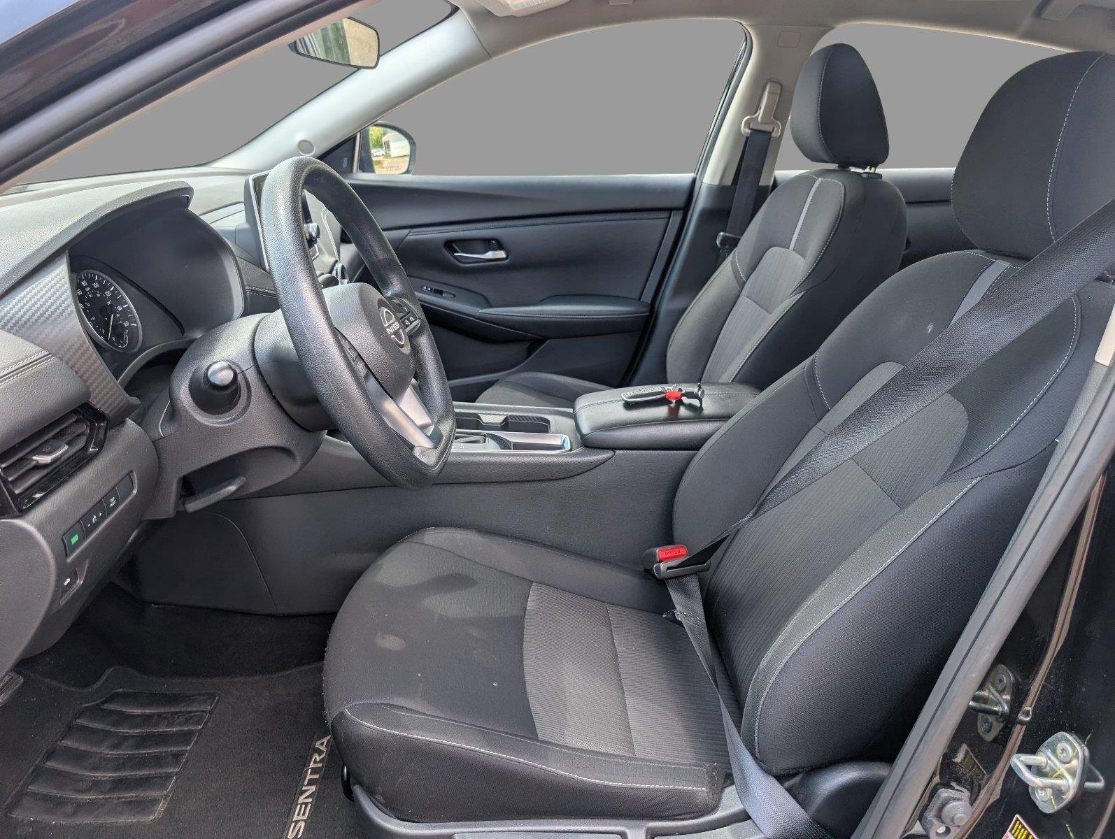 Used 2025 Super Black Nissan SV image 17