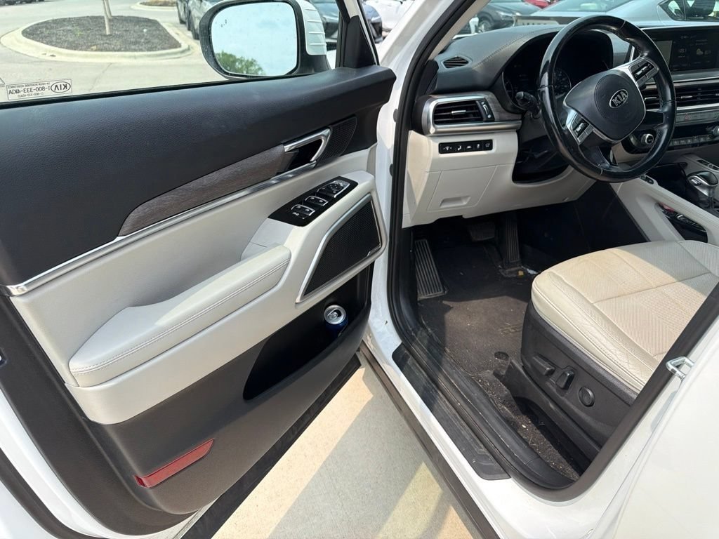 Used 2021 Snow White Pearl Kia EX image 9