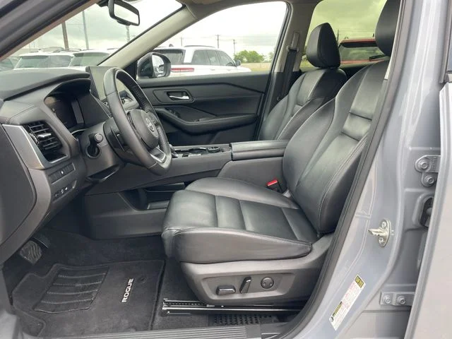 Used 2024 Gray Nissan SL image 9