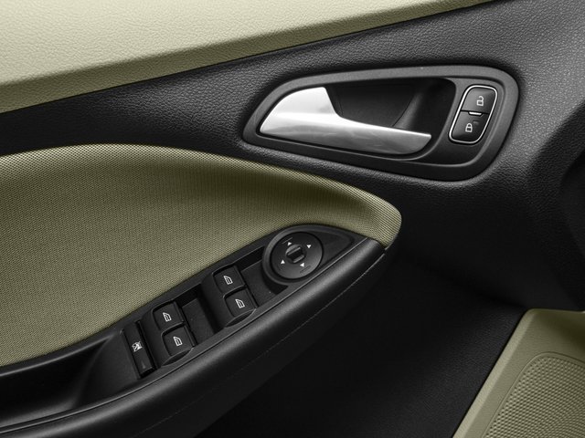 Used 2016 Shadow Black Ford SE image 19