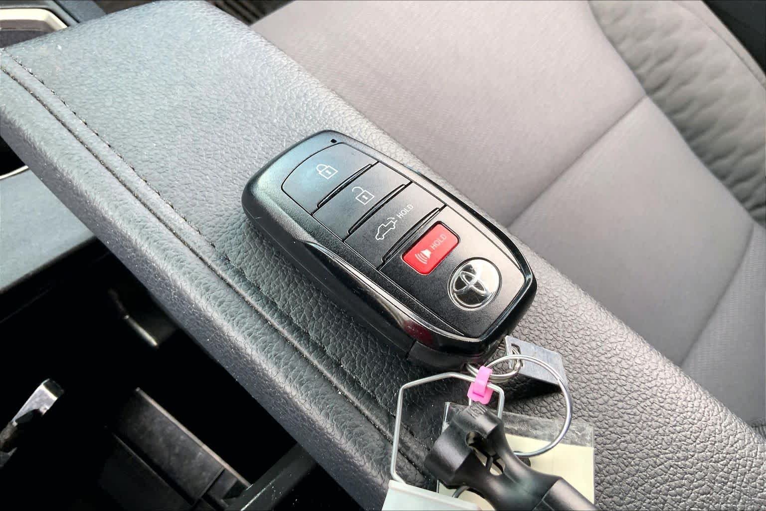 Used 2025 Ice Cap Toyota SR5 image 14