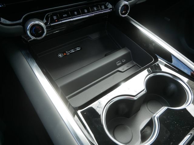 2026 Chevrolet Suburban High Country - Photo 18