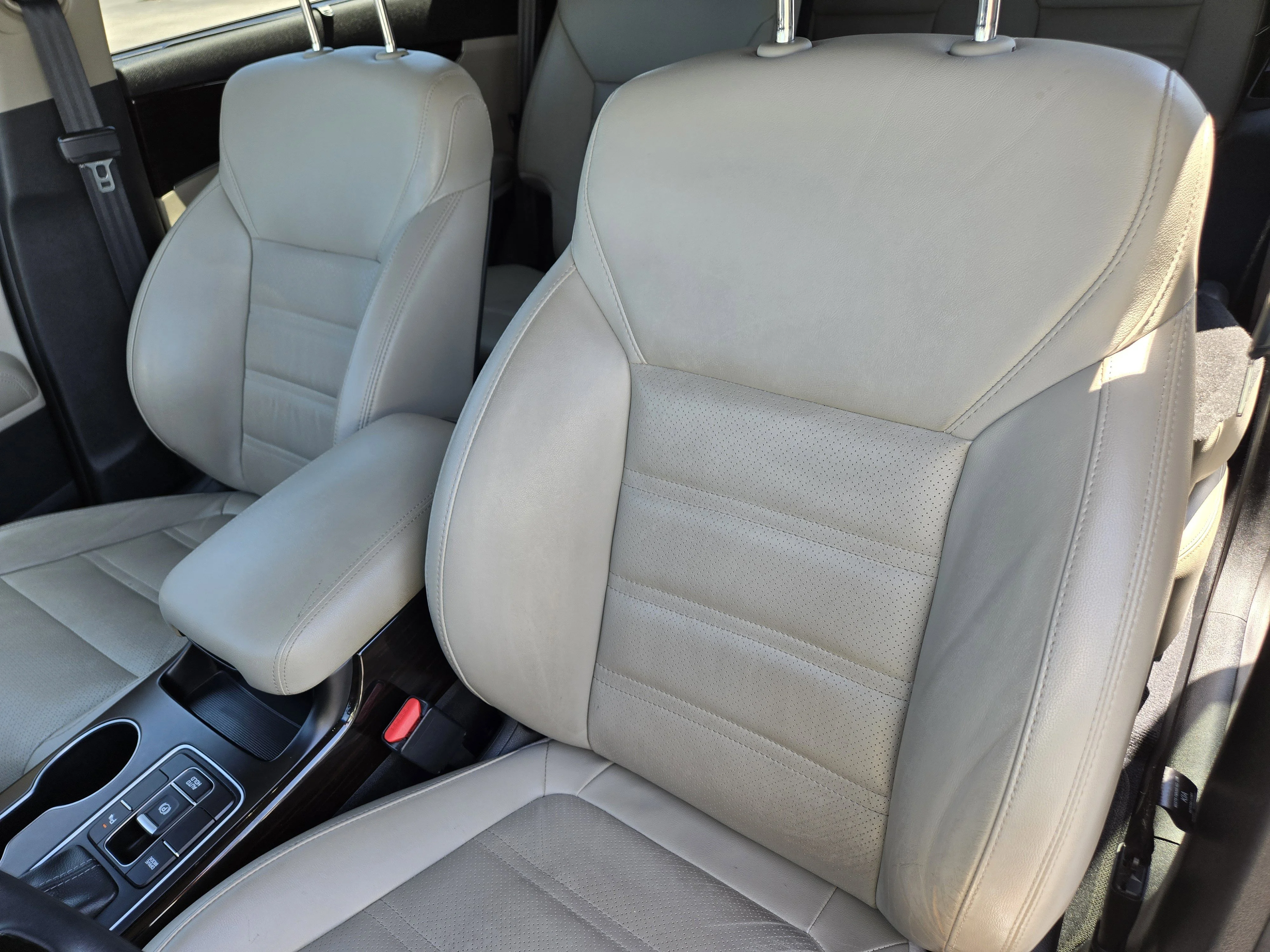 Used 2019 Snow White Pearl Kia EX image 18