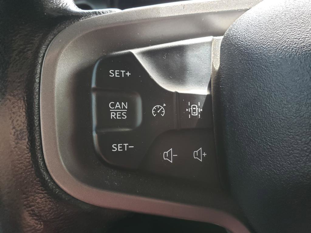 Used 2022 Green Metallic Ford  image 21