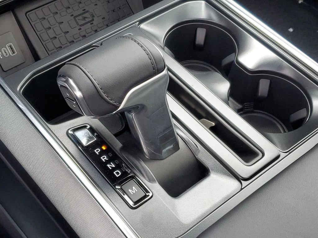 New 2026 Star White Metallic Tri-Coat Ford Platinum® image 18