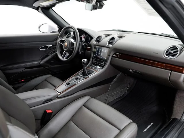 Certified Used 2017  Porsche S image 22