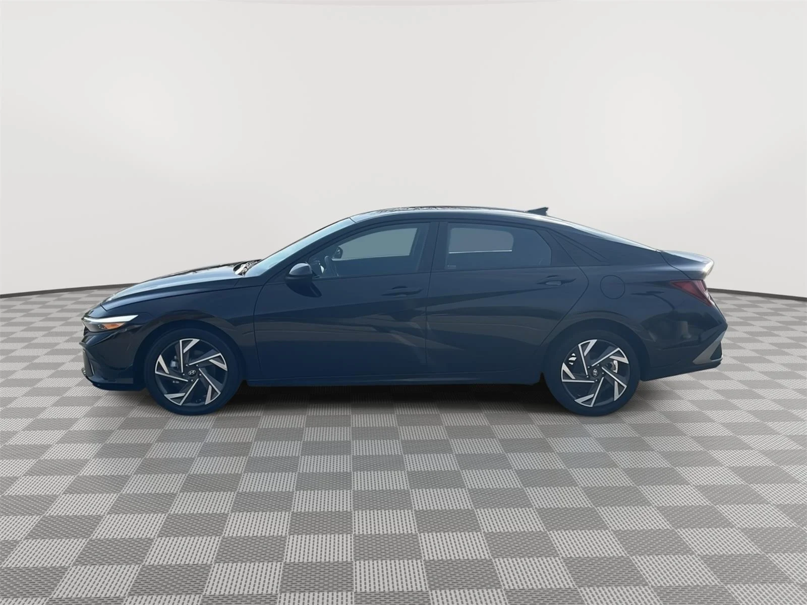 Used 2025 Abyss Black Hyundai SEL Sport image 10
