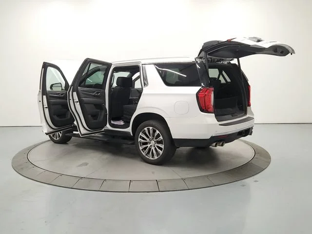 Used 2021 WHITE FROST TRICOAT GMC Denali image 14