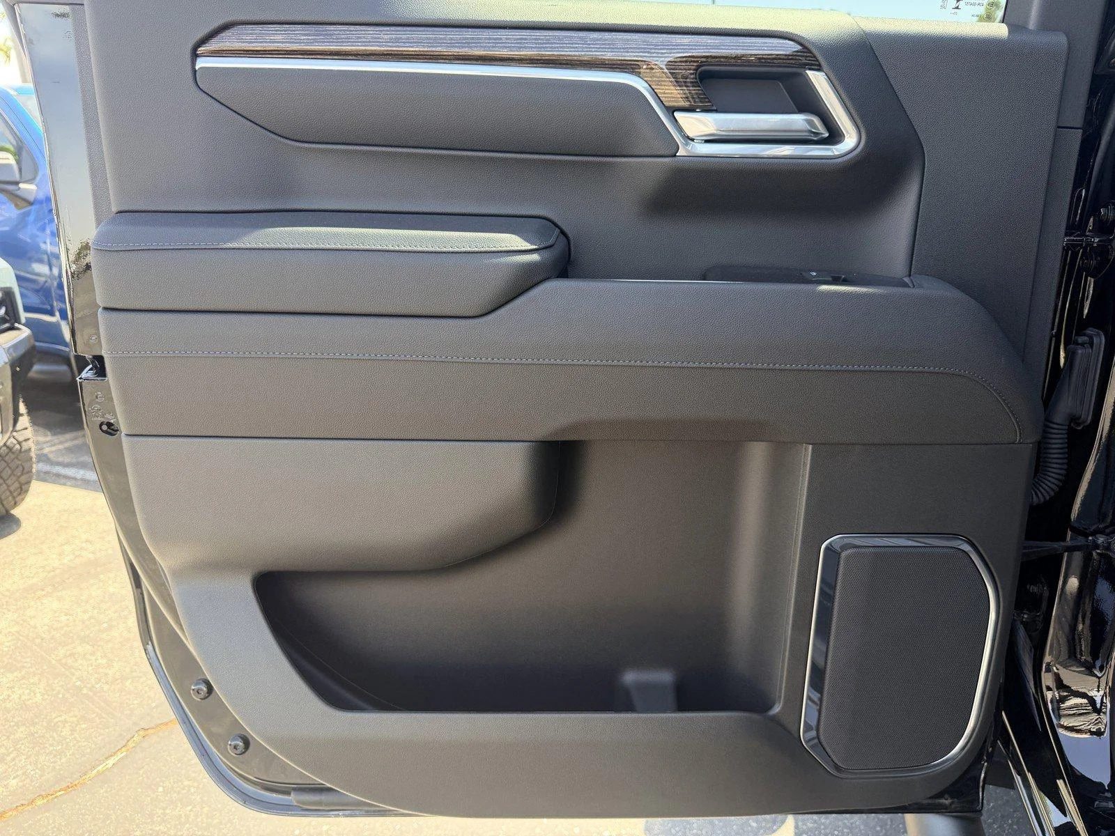 Used 2026 Onyx Black GMC Elevation image 16