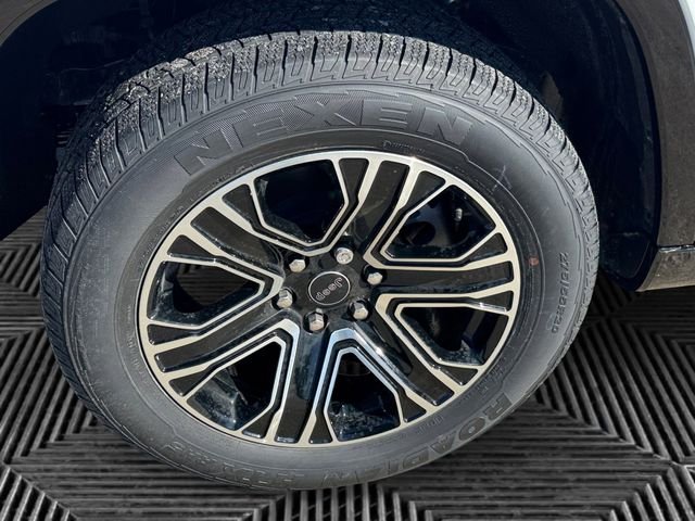 New 2026 Bright White Clear-Coat Exterior Paint Jeep  image 9