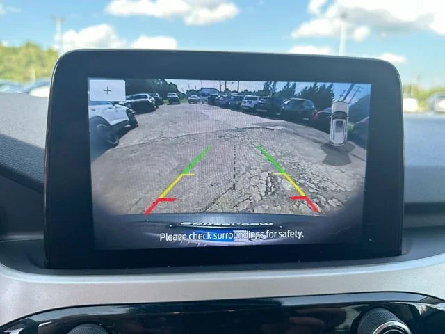 Used 2022 Silver Ford SE image 17