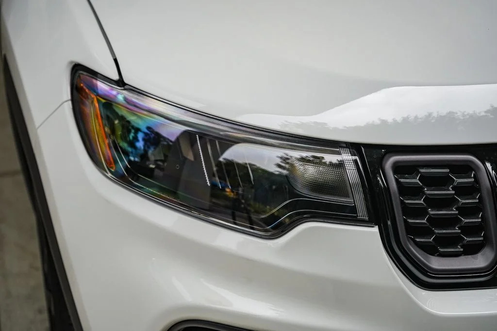 New 2026 Bright White Clear-Coat Exterior Paint Jeep Latitude image 8
