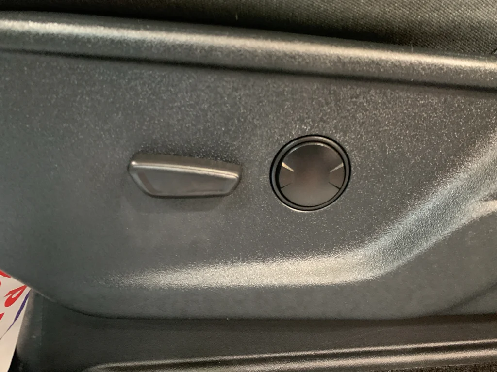Used 2025  Ford XLT image 12