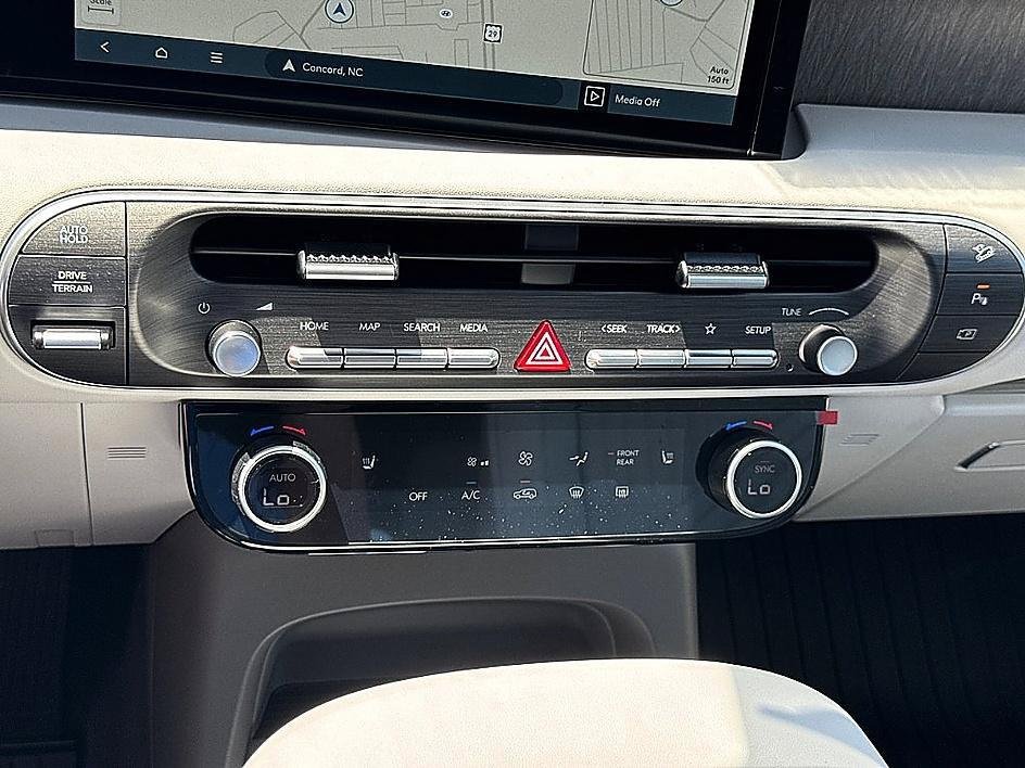 New 2026 Creamy White Pearl Hyundai SEL AWD image 26