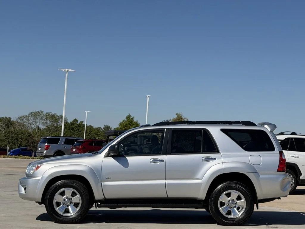 Used 2008 Silver Toyota SR5 image 3