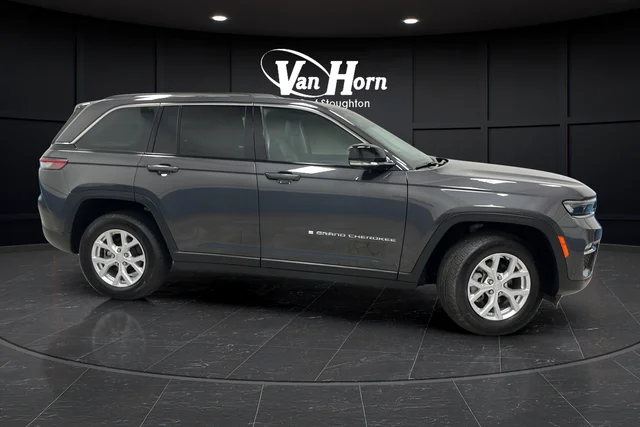 Used 2023 Gray Metallic Jeep Limited image 8