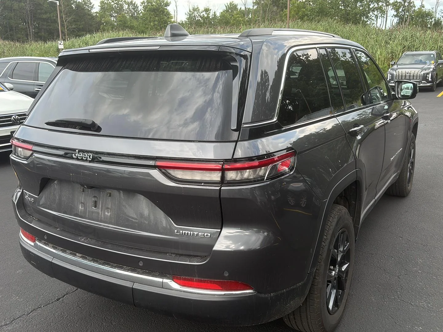 Used 2022 Baltic Gray Metallic Clearcoat Jeep Limited image 7