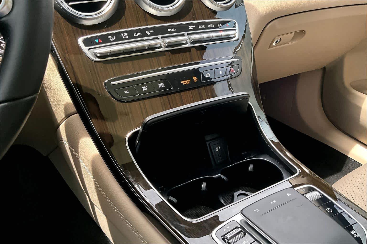 Used 2020 Selenite Grey Metallic Mercedes-Benz GLC 300 image 36