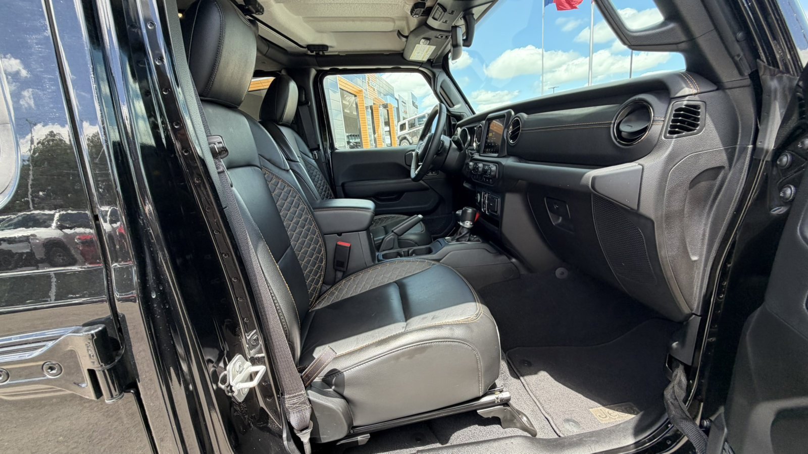 Used 2023 Black Clearcoat Jeep High Altitude image 19