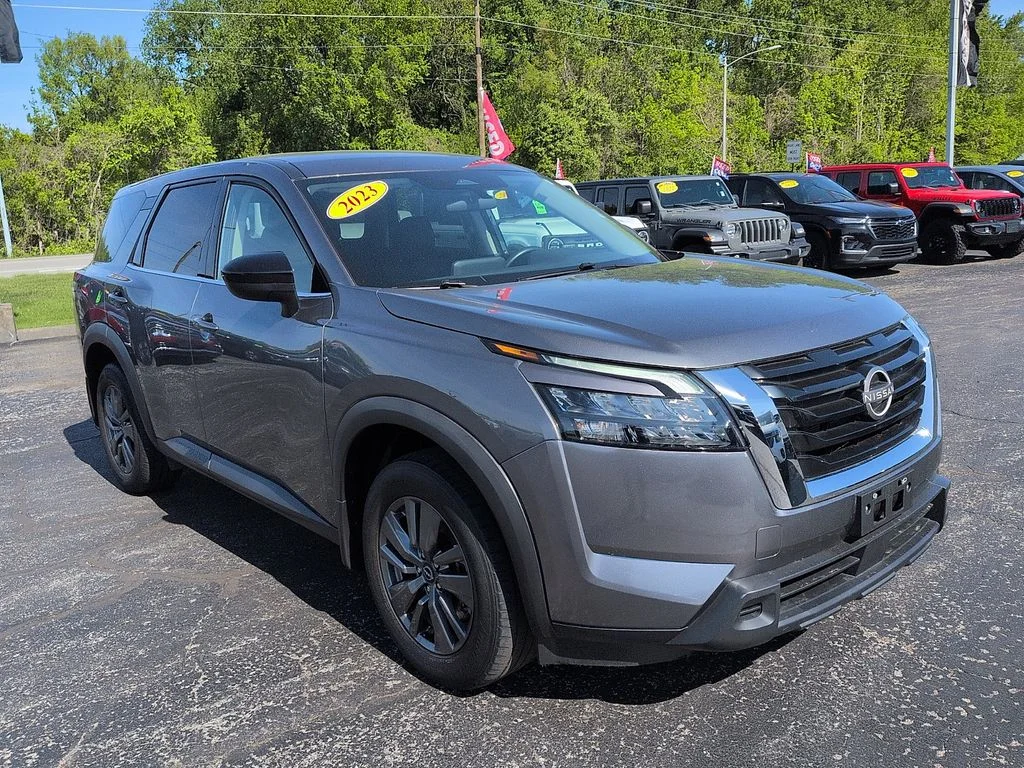 2023 Nissan Pathfinder S