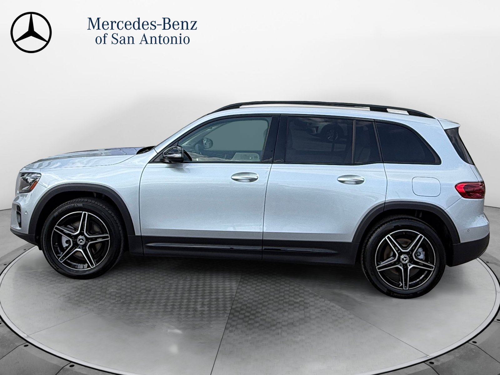 New 2026 Cirrus Silver Metallic Mercedes-Benz GLB 250 image 29