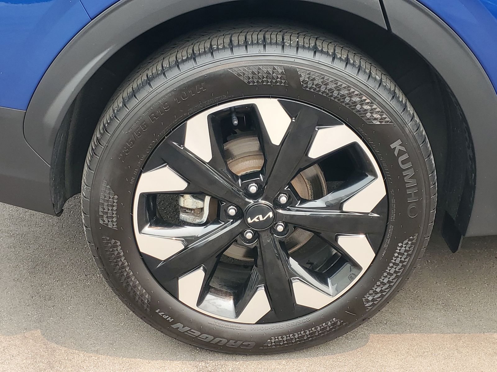 Used 2024 Blue Kia X-Line image 6